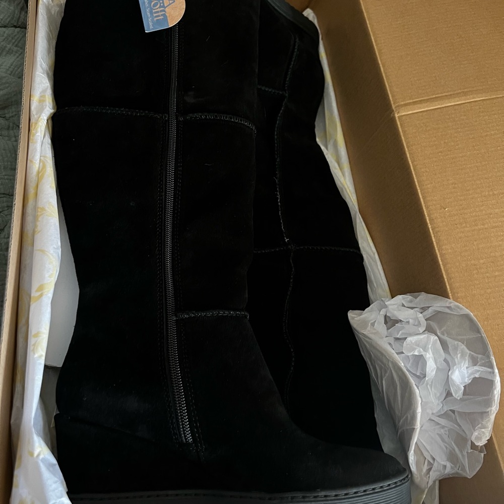 Sofft brand boots (tags and box still in place)